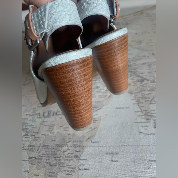 🆕Gentle Souls Peep Toe Slingback Block Heel Size 6 NWOB - Picture 8 of 11
